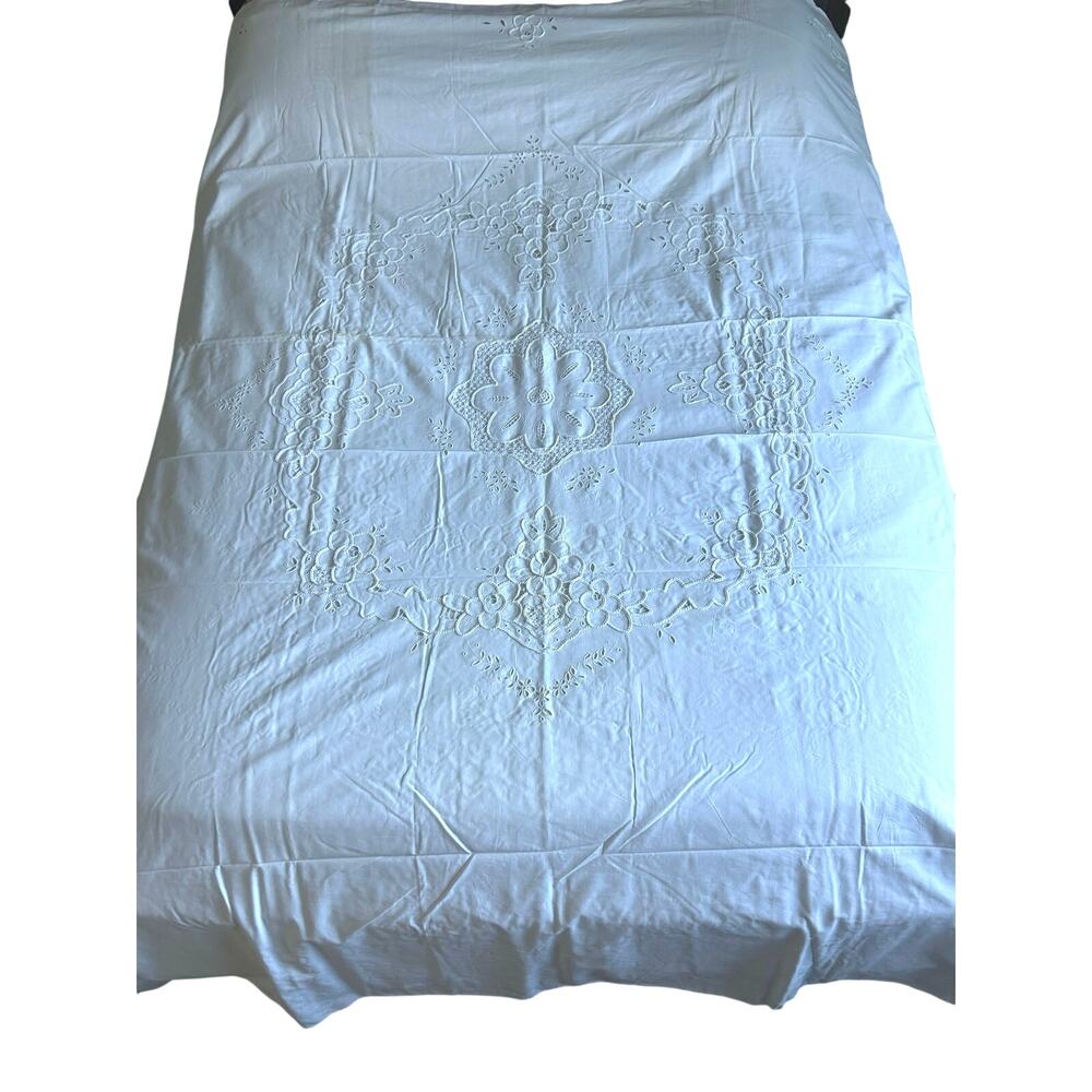 Vintage duvet cover 60s 70s embroidered floral motifs lace detailing queen